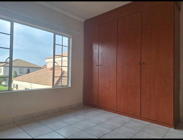 2 BEDROOM PROPERTY TO RENT IN SONNEVELD